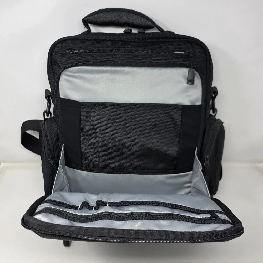 Oakley Vertical Messenger Pack 2.0 Blackout Tactical Outdoor Laptop Bag 17 Liter